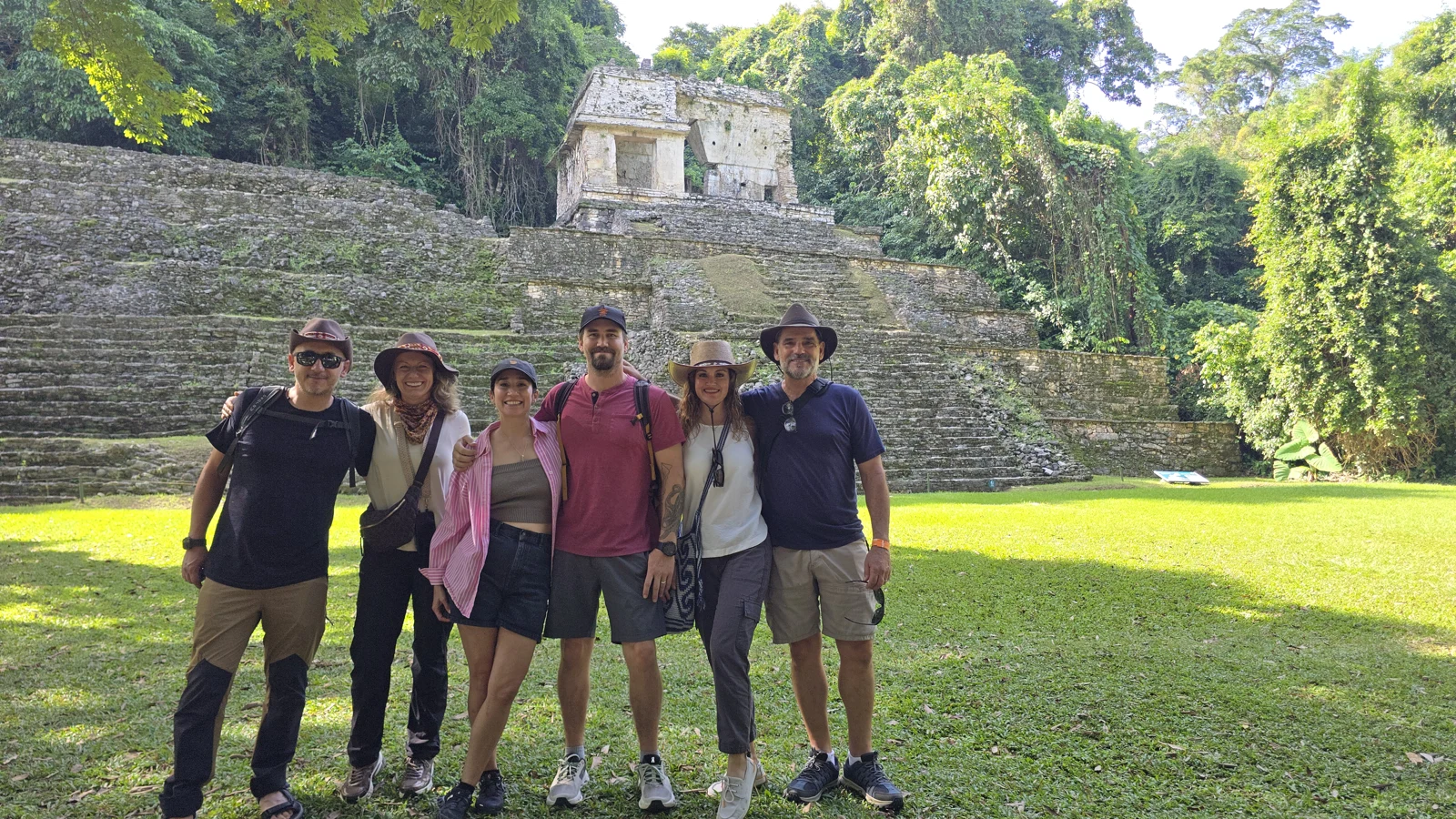 The Changos and Las Changas at the ruins