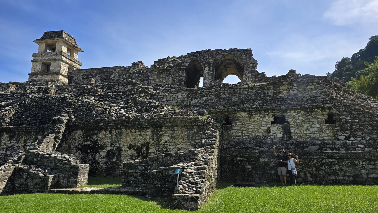 A pause beneath the ancient arches